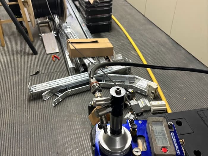 Fibre cable blowing machine with ducts prepared